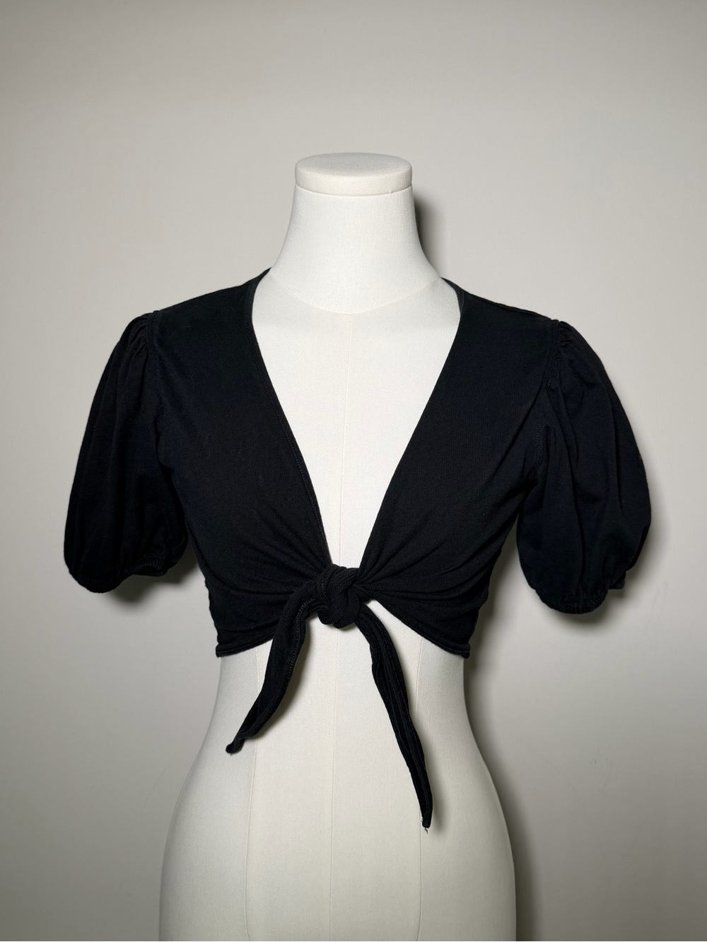 Aritzia Sunday Best Tie Front Crop Top Puff Sleeve Size M